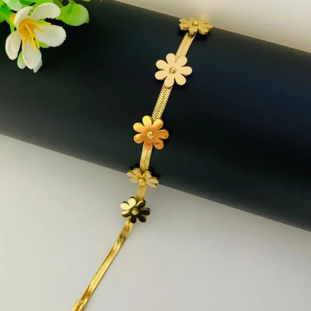 GOLD FLORAL BRACELET