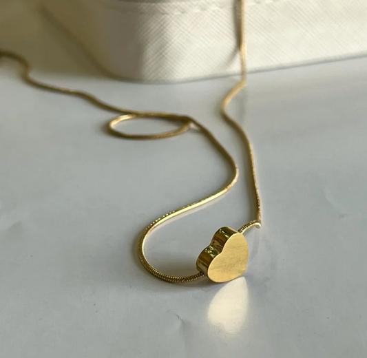 18k Tiny heart pendant