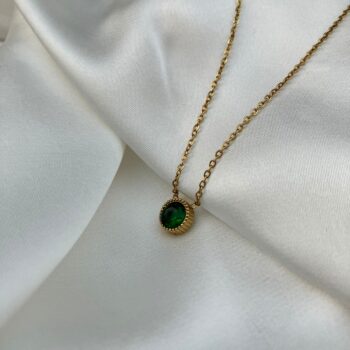 Emerald stone set