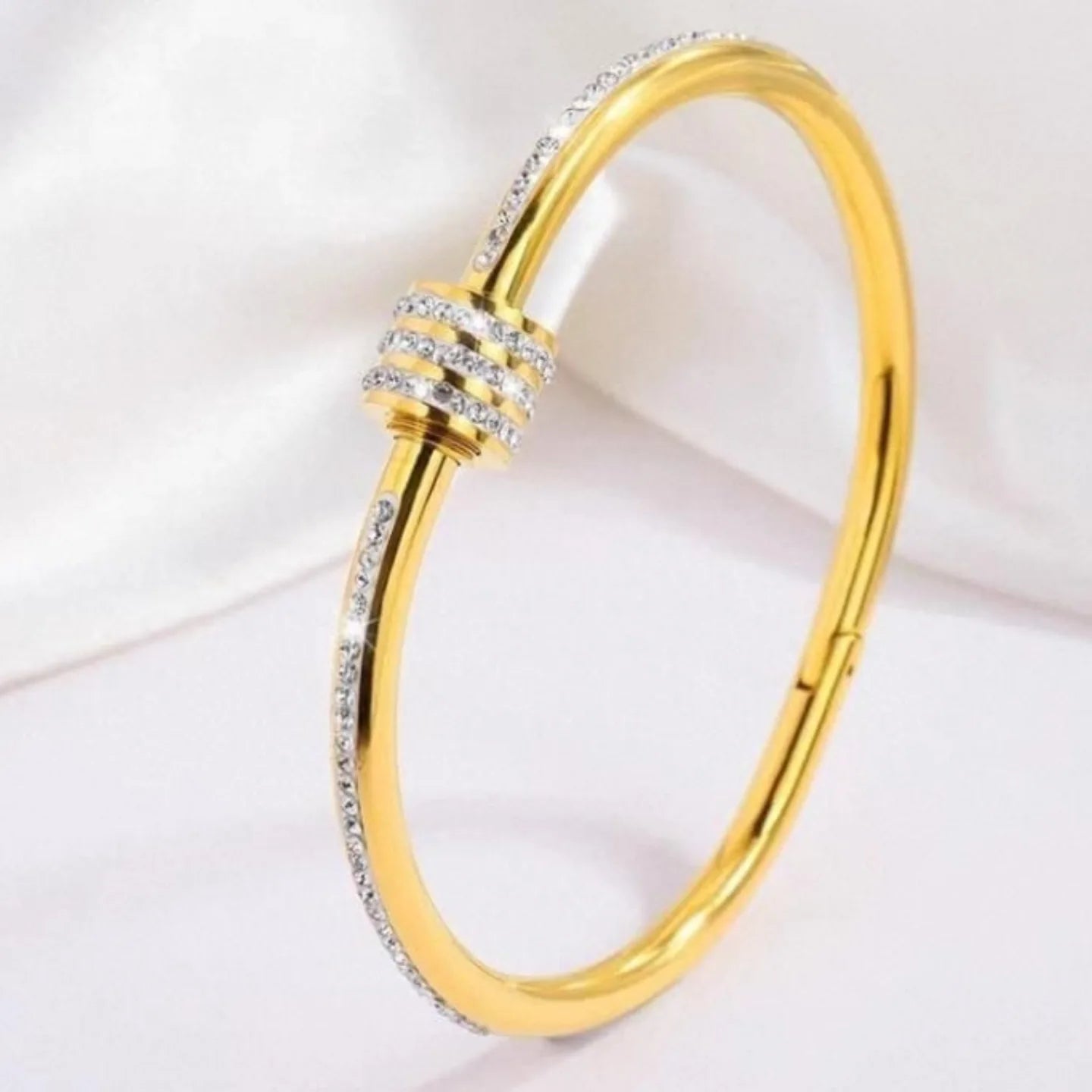 STUDDED LOCK CUBIC ZARCONIA HANDCUFF