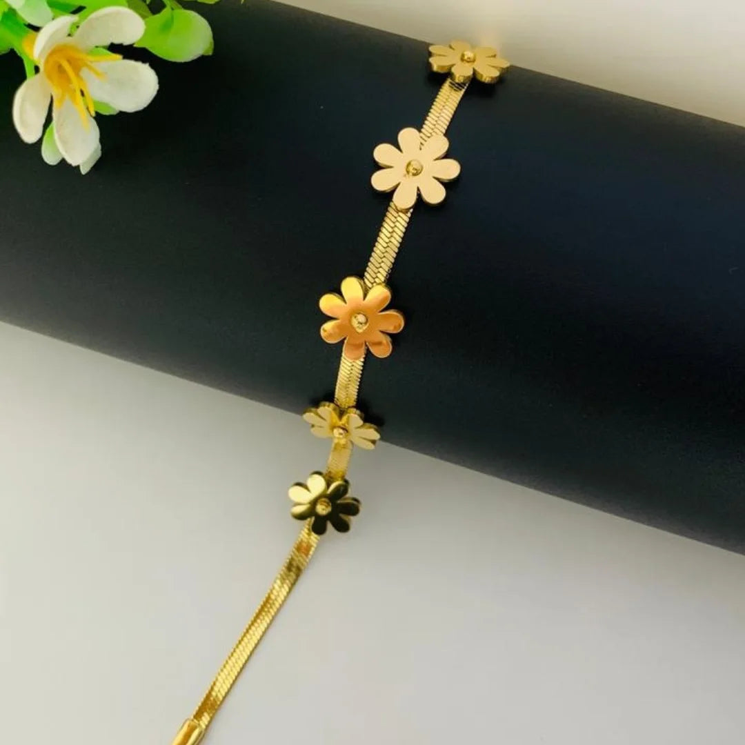 GOLD FLORAL BRACELET