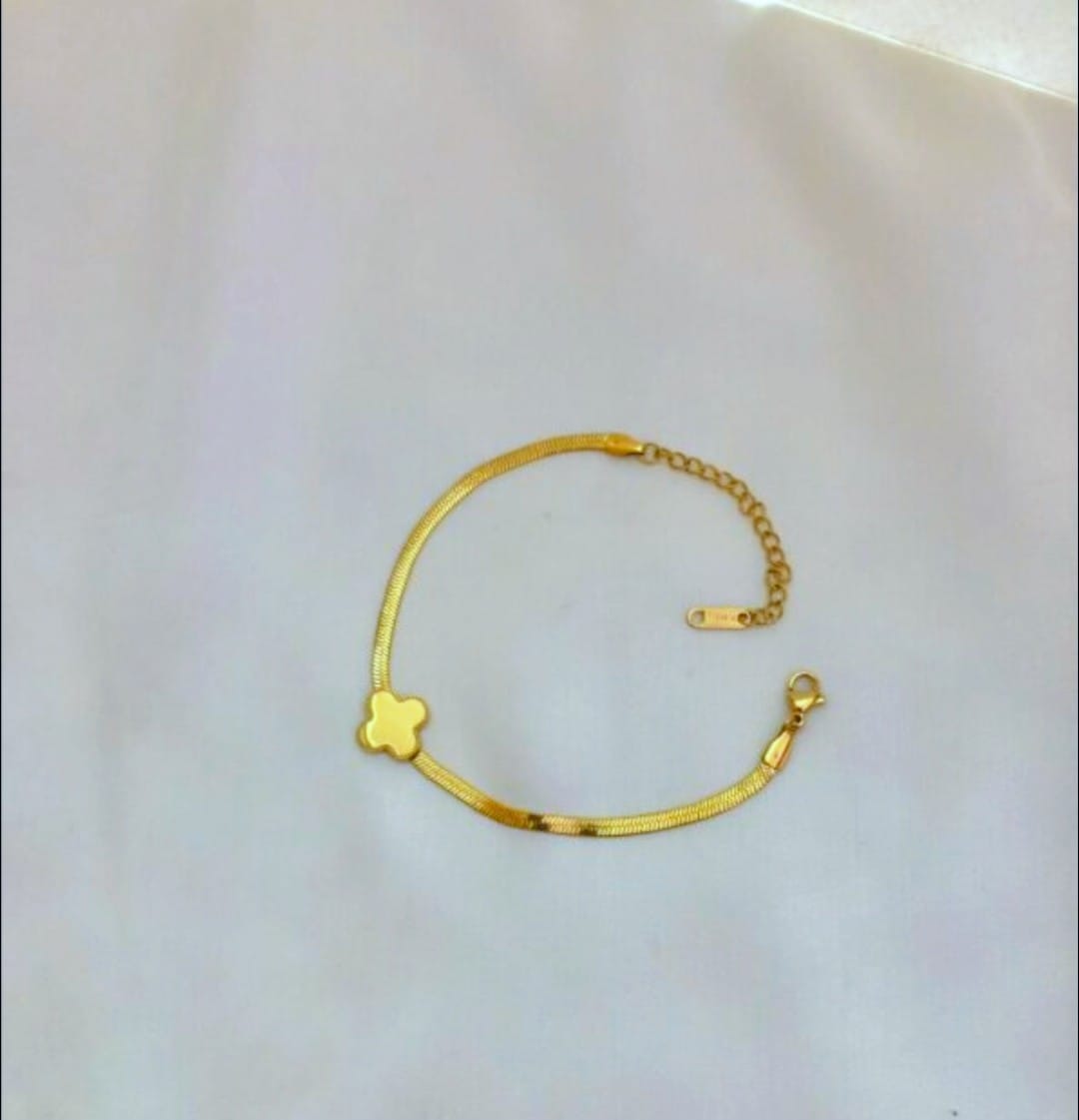 GOLDEN CLOVER SNAKE BRACELET