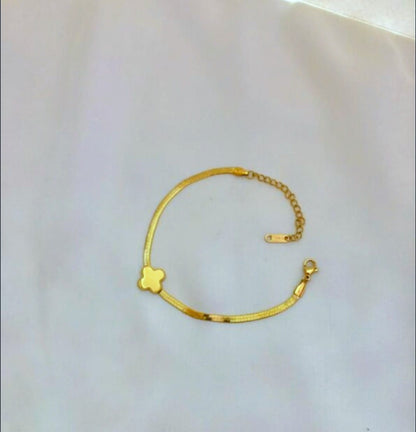 GOLDEN CLOVER SNAKE BRACELET