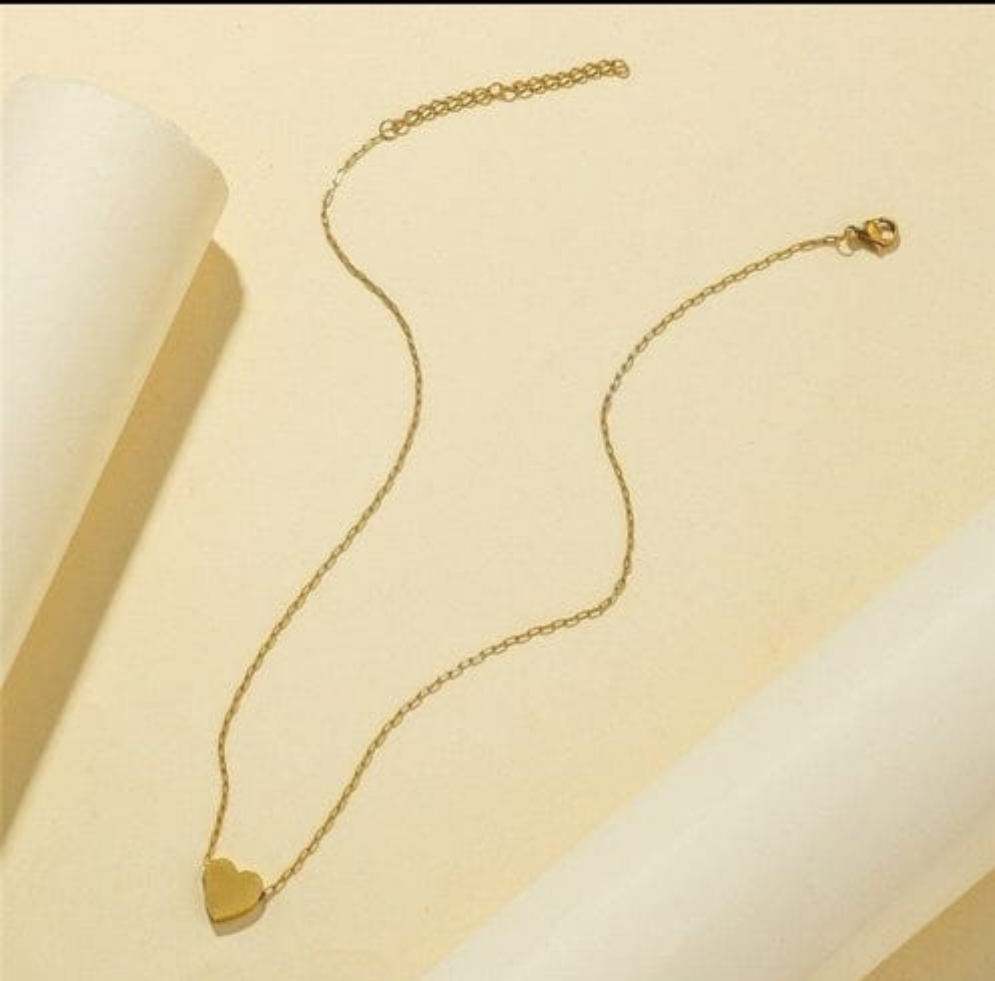 18k Tiny heart pendant