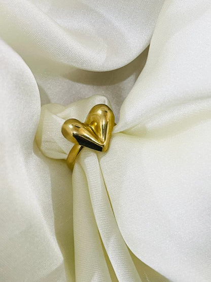 Chunky gold heart ring