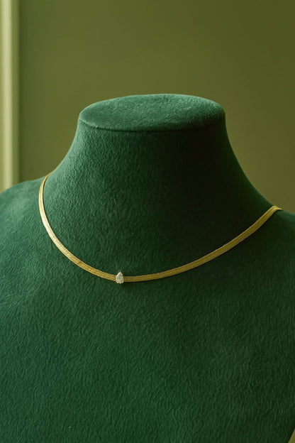 Snake chain with zarcon white and emerald