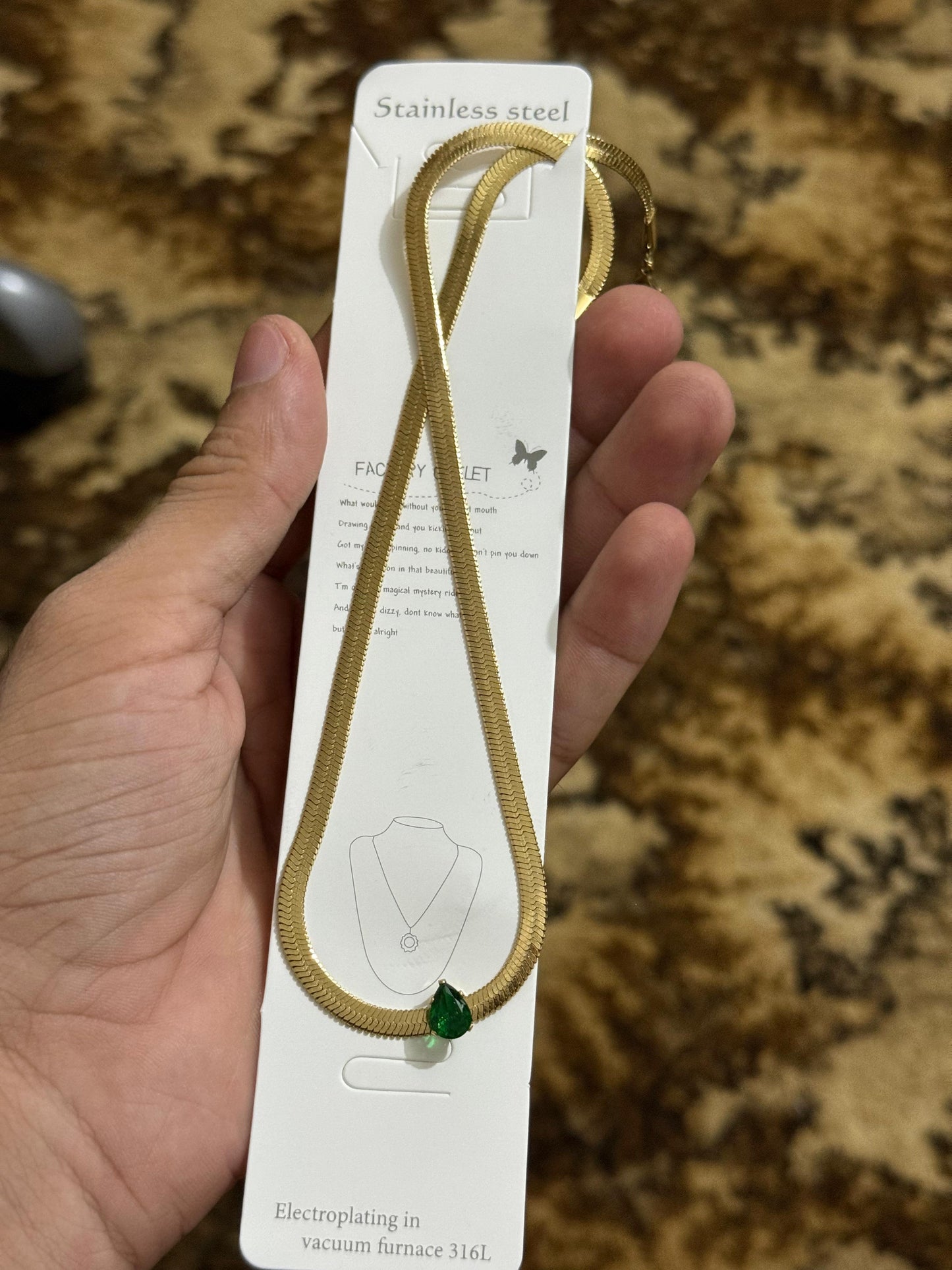 Snake chain with zarcon white and emerald
