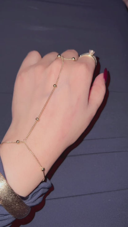 Stylish hand chain