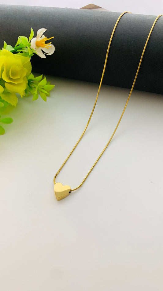 18k Tiny heart pendant