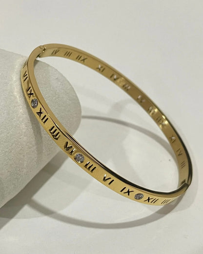 Numerals with zarcon handcuff